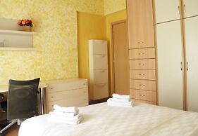 Cozy and Modern Apartment Centrally Located