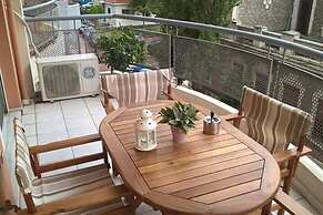 Cozy and Modern Apartment Centrally Located