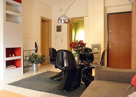 Cozy and Modern Apartment Centrally Located