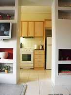 Cozy and Modern Apartment Centrally Located