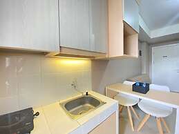 Cozy and Minimalist 2BR Apartment at Parahyangan Residence
