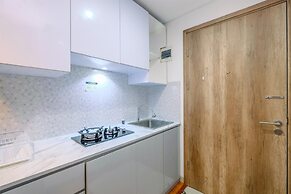Fancy and Fabulous 1BR at Pejaten Park Apartment