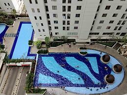 Simple and Cozy Living Studio Room at Bassura City Apartment