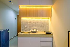 Best Deal Studio at Evenciio Apartment near Campus Area