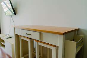 Comfortable and Simply Studio Apartment at Tamansari Skylounge