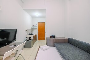 Comfortable and Minimalist Studio at Dave Apartment
