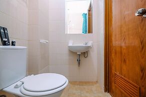 Comfortable and Minimalist Studio at Dave Apartment