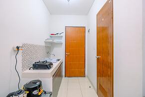 Comfortable and Minimalist Studio at Dave Apartment
