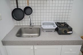 Nice and Elegant Studio at Paddington Heights Apartment