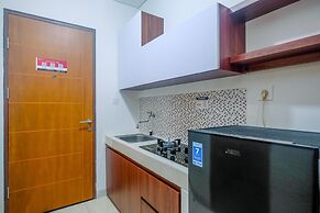 Homey and Comfort Living Studio Room at Dave Apartment