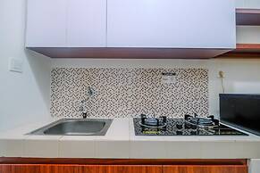 Homey and Comfort Living Studio Room at Dave Apartment