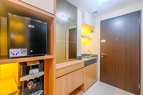 Homey and Stylish Studio Room at Transpark Cibubur Apartment