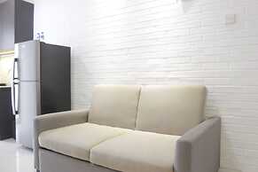 Cozy High Floor 1BR at Parahyangan Residence