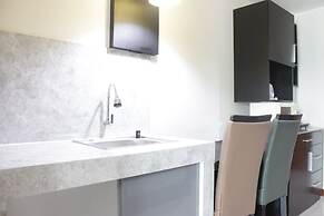 Spacious 1BR with Great View at Marbella Suites Dago