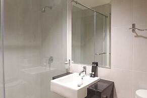 Exclusive and Vibrant 1BR Apartment at Praxis