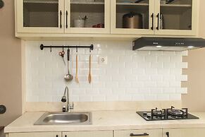 New and Cozy Studio at Patraland Urbano Apartment