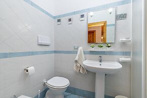 Blue&green House With Shared Pool