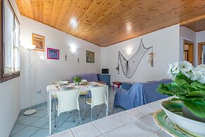 Blue&green House With Shared Pool