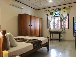 Swiss Villa Moragalla Beach