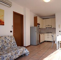 Cozy Flat With Terrace and Shared Pool