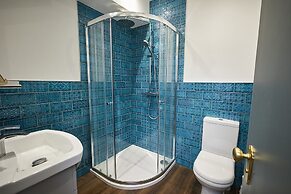 Three Cranes Serviced Apartments