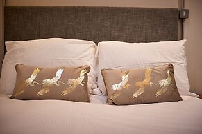 Three Cranes Serviced Apartments