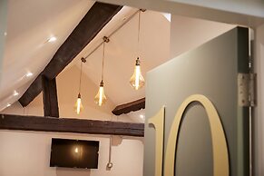 Three Cranes Serviced Apartments