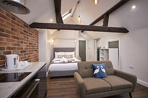 Three Cranes Serviced Apartments