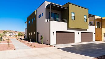 Villa #23 At Bloomington Country Club 4 Bedroom Townhouse by Redawning