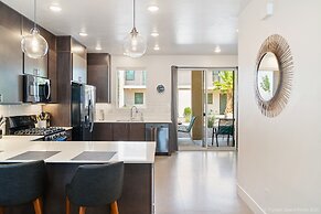 Abby's Retreat 4 Bedroom Townhouse by RedAwning