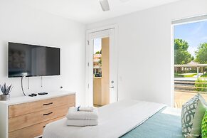 Abby's Retreat 4 Bedroom Townhouse by RedAwning