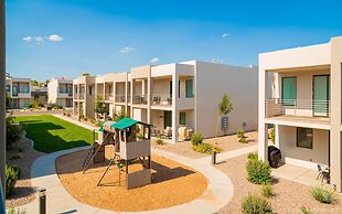 Abby's Retreat 4 Bedroom Townhouse by RedAwning