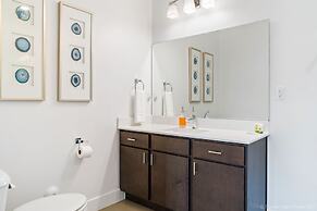 Abby's Retreat 4 Bedroom Townhouse by RedAwning