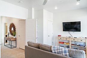 Abby's Retreat 4 Bedroom Townhouse by RedAwning