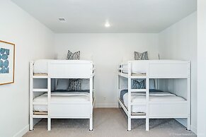 Abby's Retreat 4 Bedroom Townhouse by RedAwning