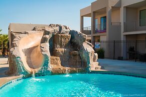 Abby's Retreat 4 Bedroom Townhouse by RedAwning