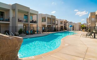 Abby's Retreat 4 Bedroom Townhouse by RedAwning