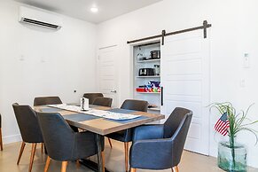 Abby's Retreat 4 Bedroom Townhouse by RedAwning