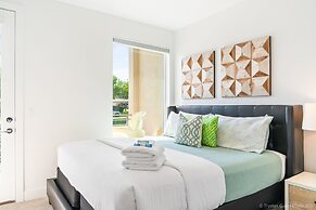 Abby's Retreat 4 Bedroom Townhouse by RedAwning