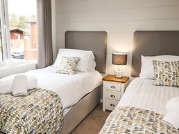 Bramblings by the Lake