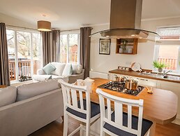 Bramblings by the Lake