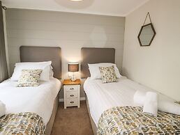 Bramblings by the Lake