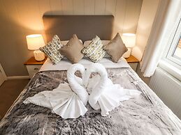 Bramblings by the Lake