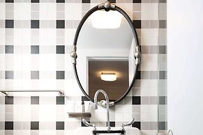 Egyptian Motor Hotel, Bw Signature Collection