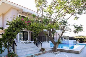 Enki Suess Alaçatı