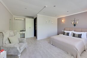 Enki Suess Alaçatı