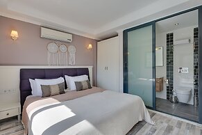 Enki Suess Alaçatı