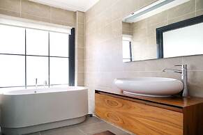 Enki Suess Alaçatı