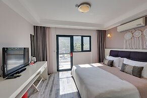 Enki Suess Alaçatı