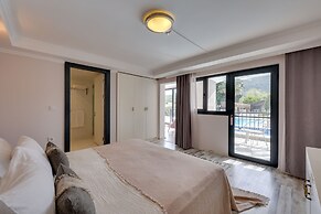 Enki Suess Alaçatı